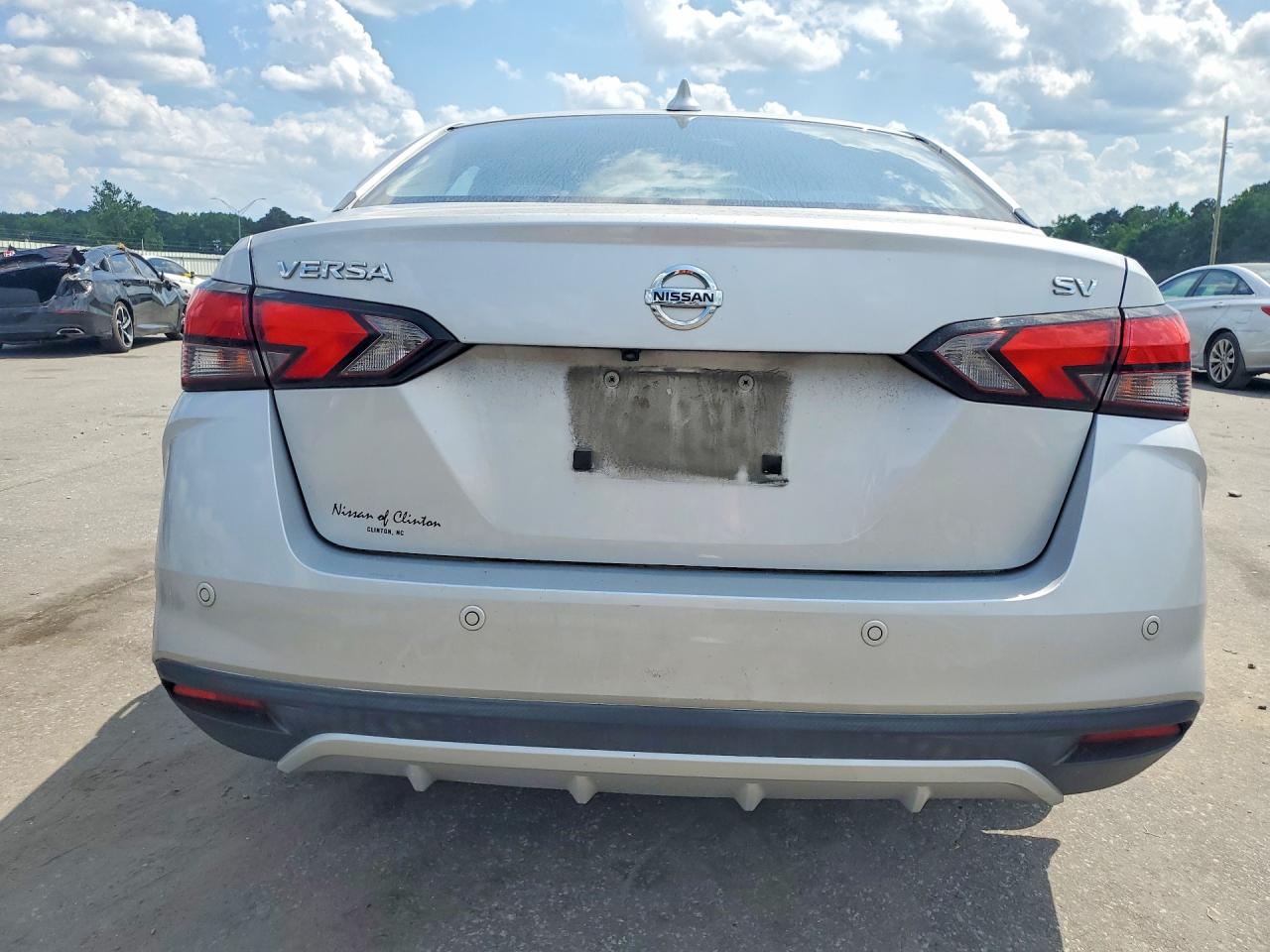 2020 NISSAN VERSA SV photo 11