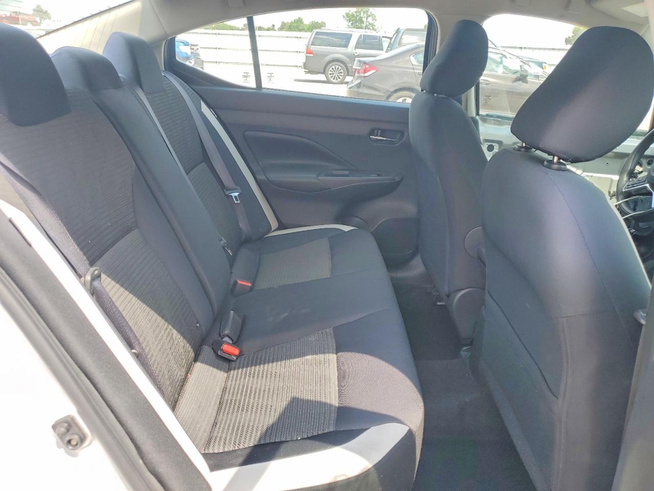 2020 NISSAN VERSA SV photo 19