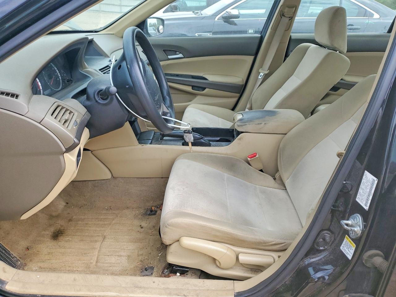 2010 HONDA ACCORD LX photo 13
