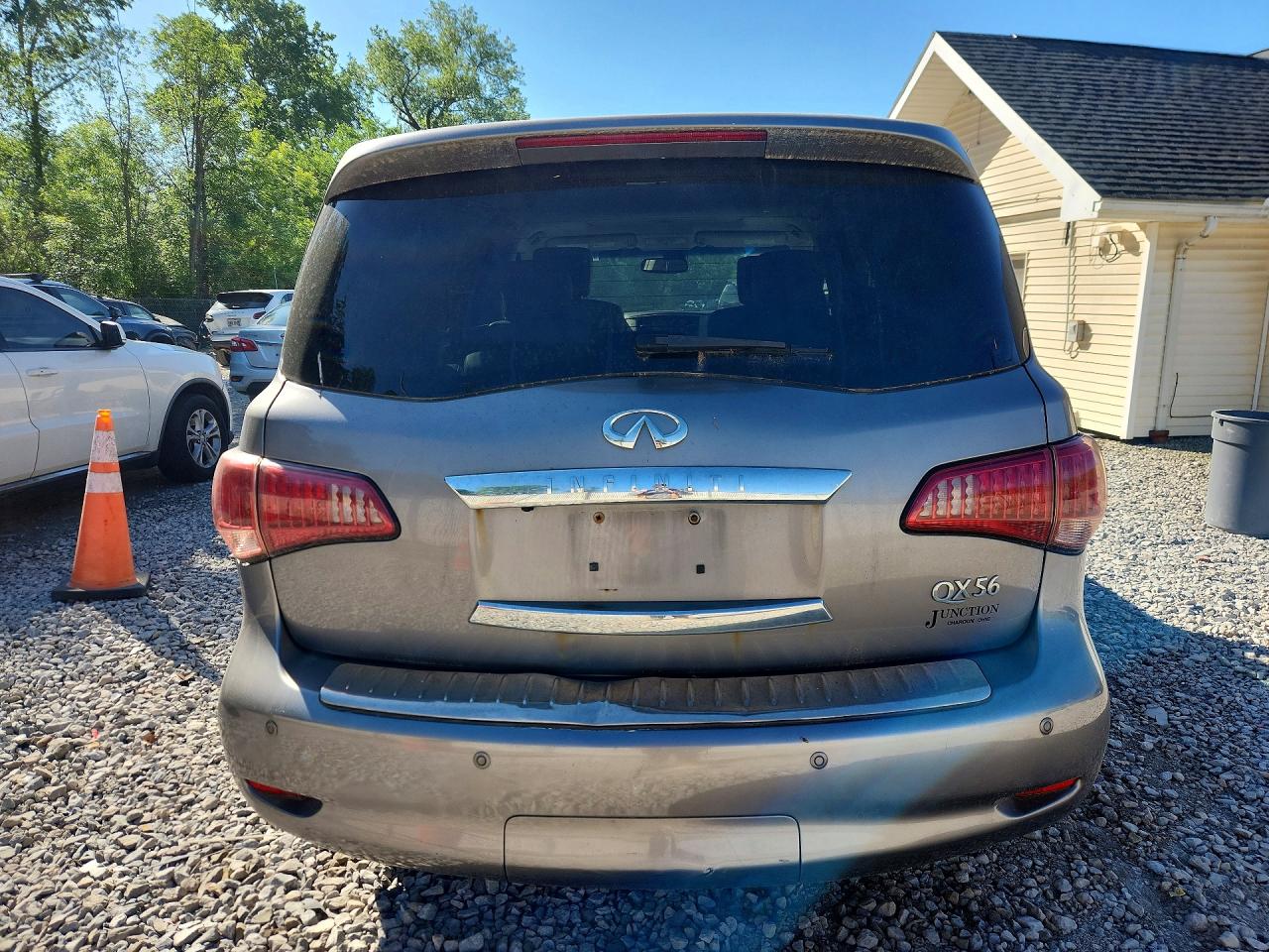 2013 INFINITI QX56 BASE photo 16