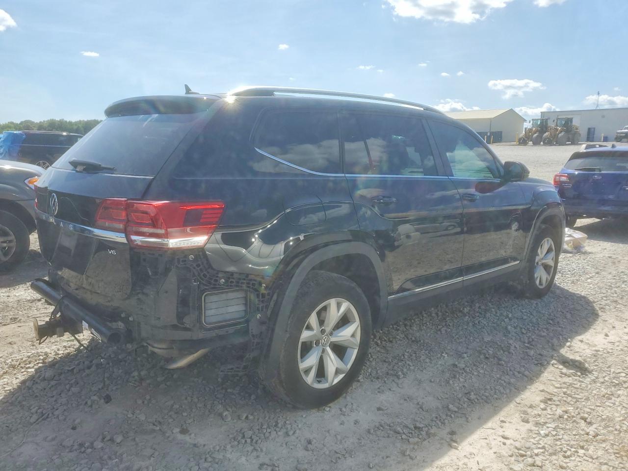 2018 VOLKSWAGEN ATLAS SEL photo 7