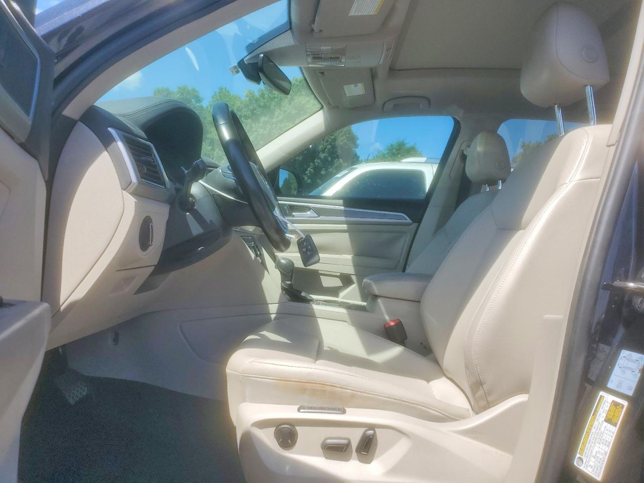 2018 VOLKSWAGEN ATLAS SEL photo 19