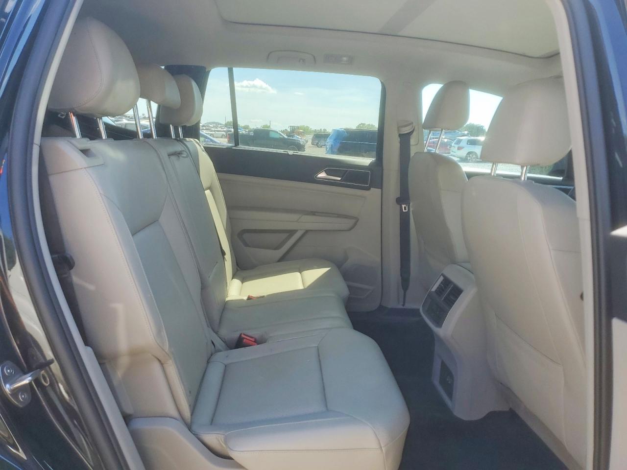 2018 VOLKSWAGEN ATLAS SEL photo 31