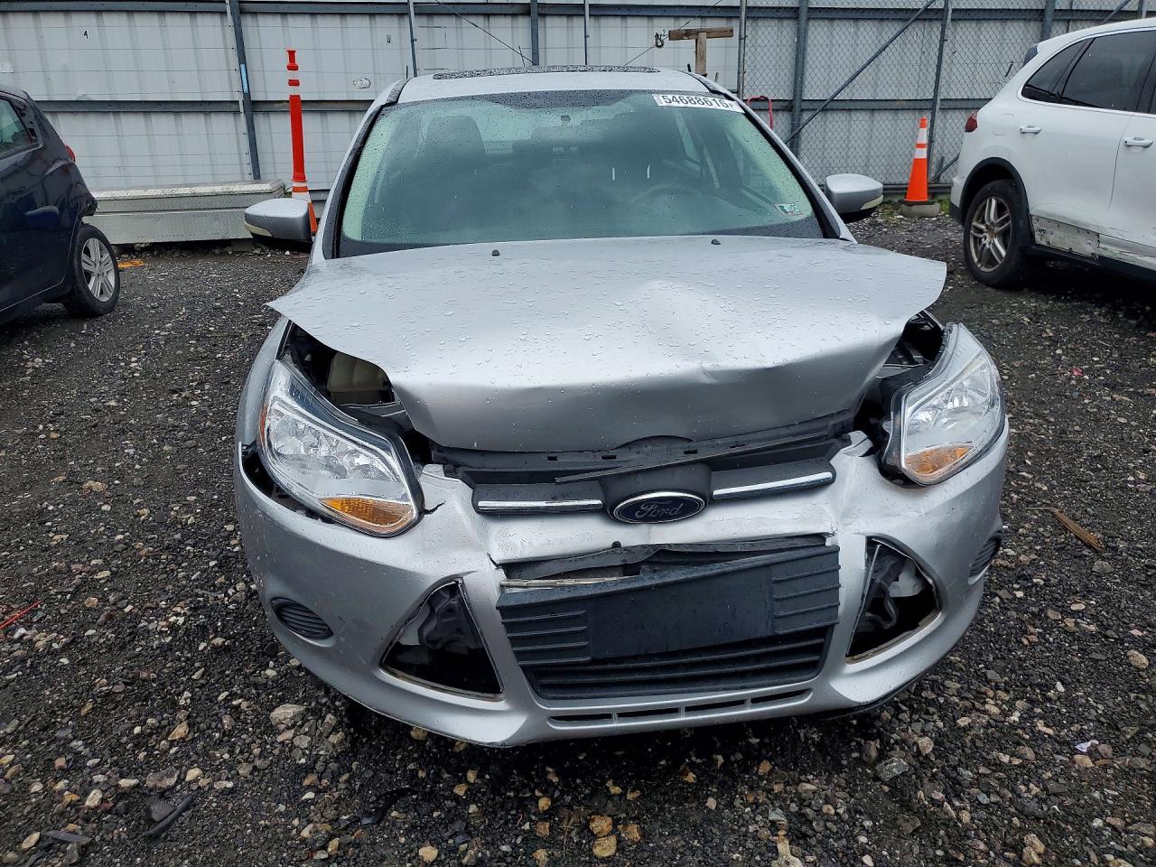 2014 FORD FOCUS SE photo 13