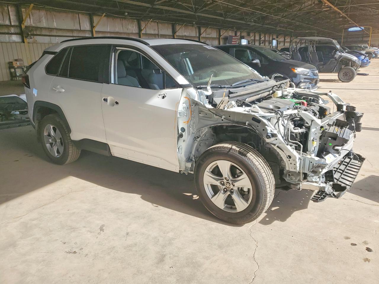 2021 TOYOTA RAV4 XLE photo 7