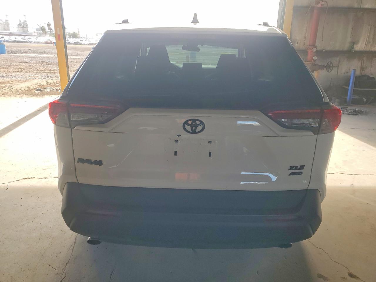2021 TOYOTA RAV4 XLE photo 11