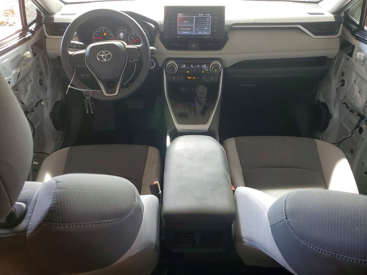 2021 TOYOTA RAV4 XLE photo 15