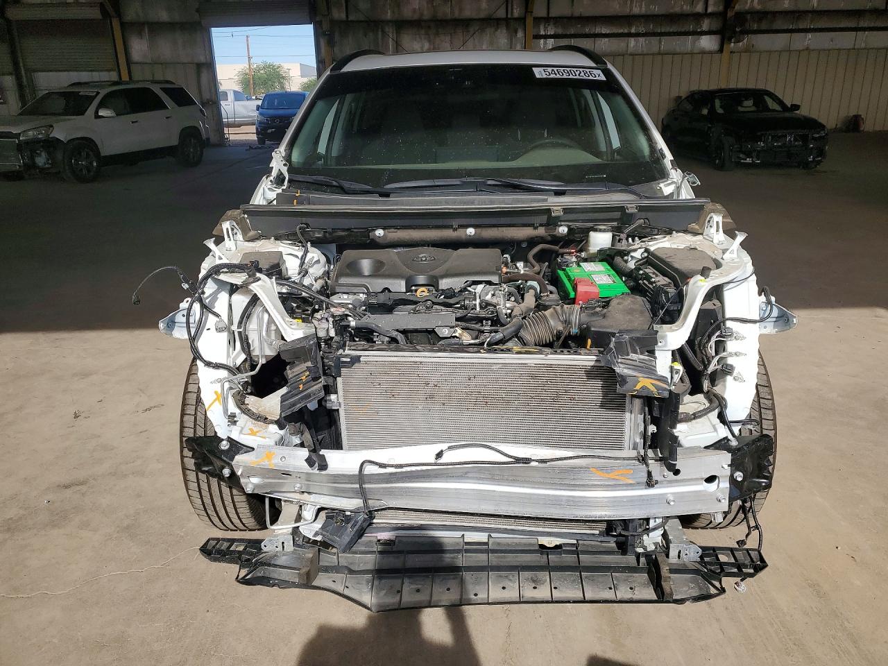 2021 TOYOTA RAV4 XLE photo 9