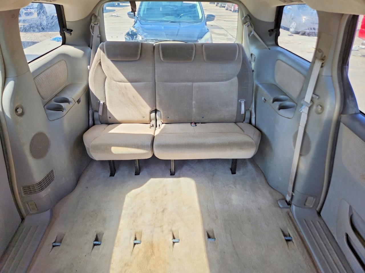 2006 TOYOTA SIENNA LE photo 28