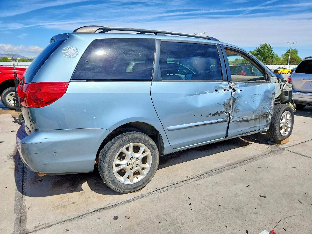 2006 TOYOTA SIENNA LE photo 7