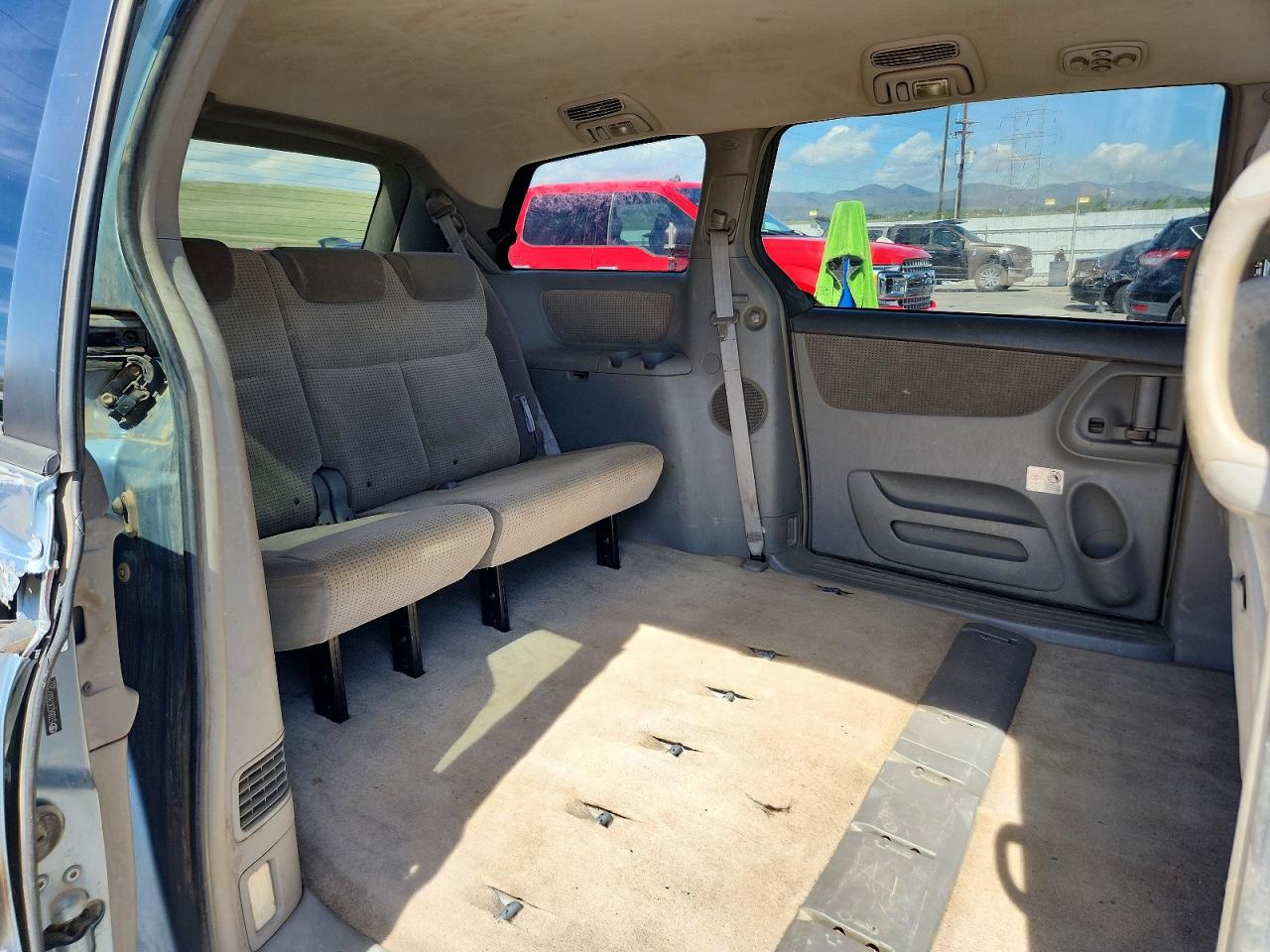 2006 TOYOTA SIENNA LE photo 31