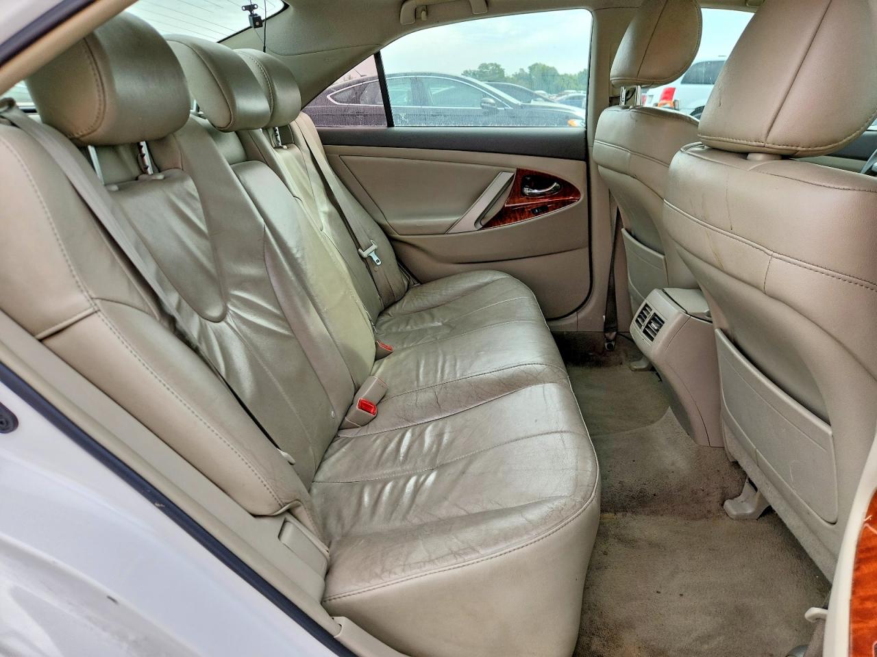 2011 TOYOTA CAMRY XLE V6 photo 28