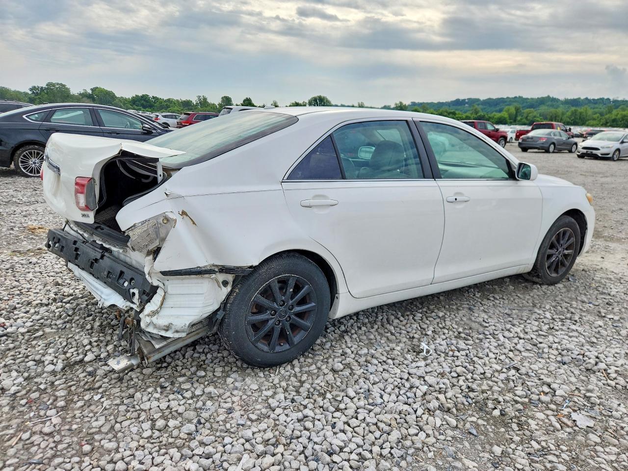 2011 TOYOTA CAMRY XLE V6 photo 7
