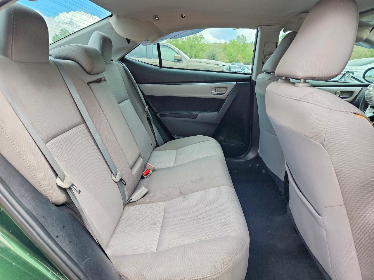 2015 TOYOTA COROLLA LE photo 19