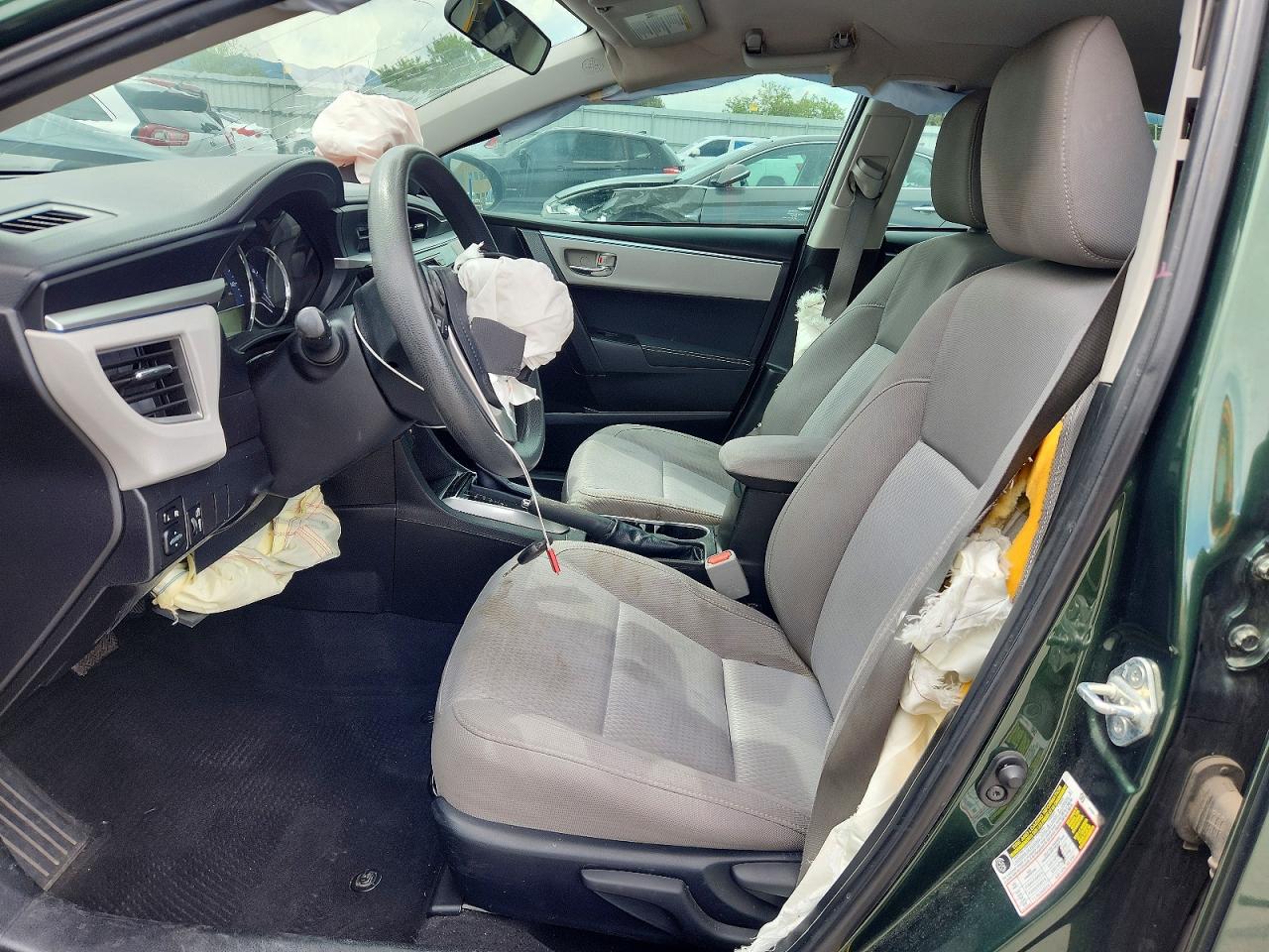 2015 TOYOTA COROLLA LE photo 13