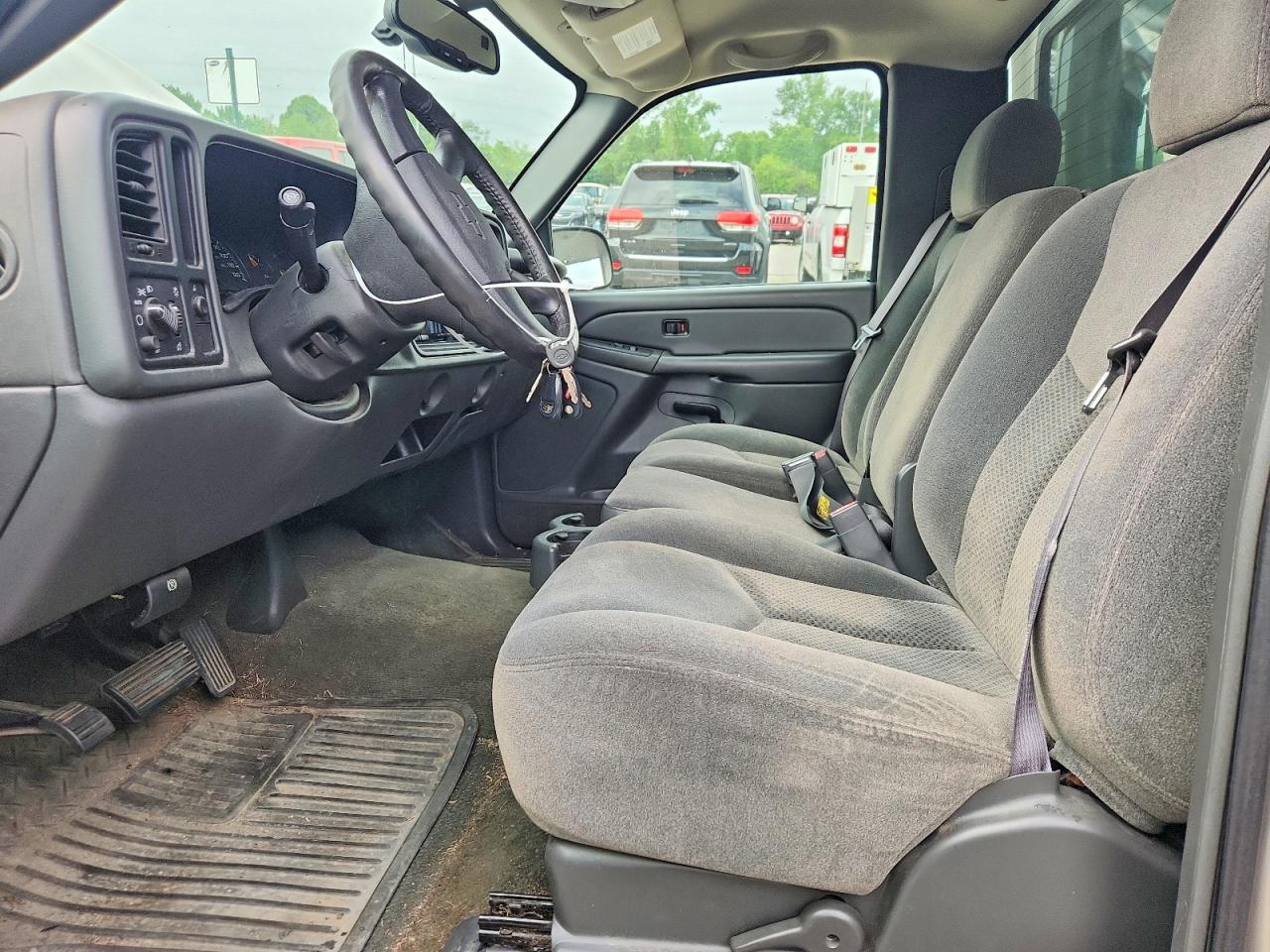 2005 CHEVROLET SILVERADO C1500 photo 13
