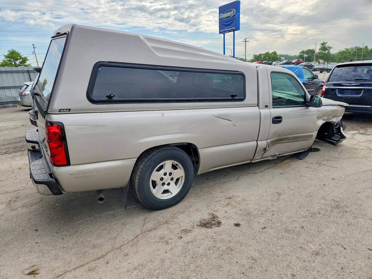 2005 CHEVROLET SILVERADO C1500 photo 5