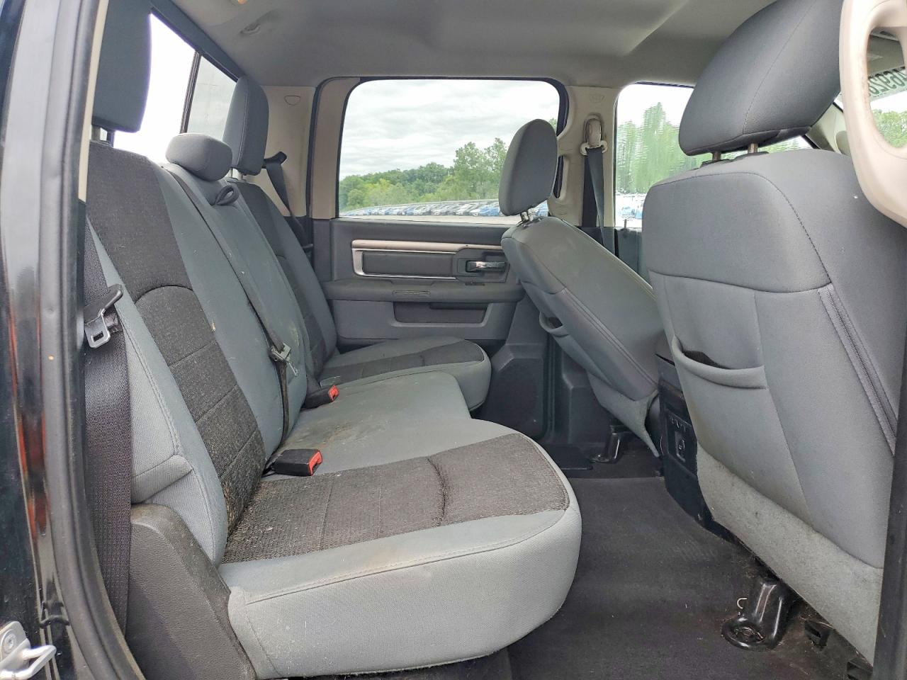2013 RAM 1500 SLT photo 28