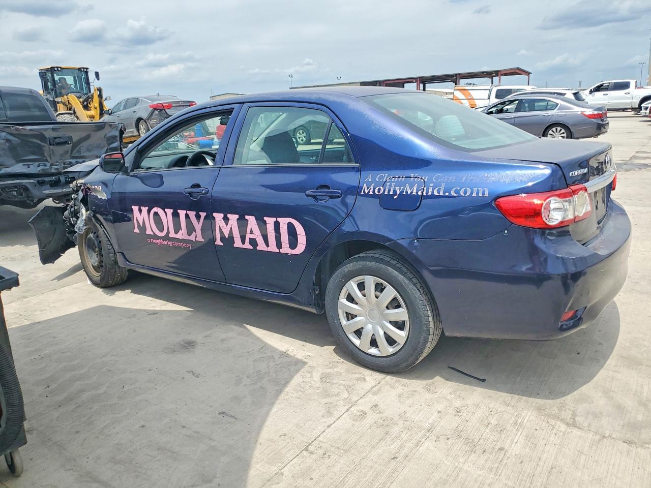 2013 TOYOTA COROLLA L photo 3