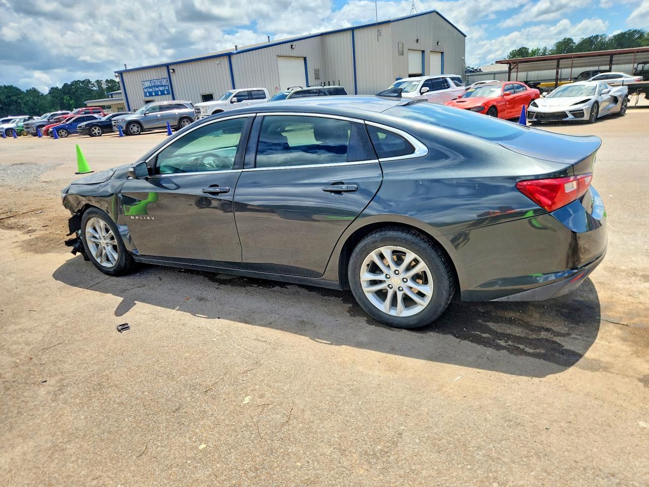 2017 CHEVROLET MALIBU LT photo 3
