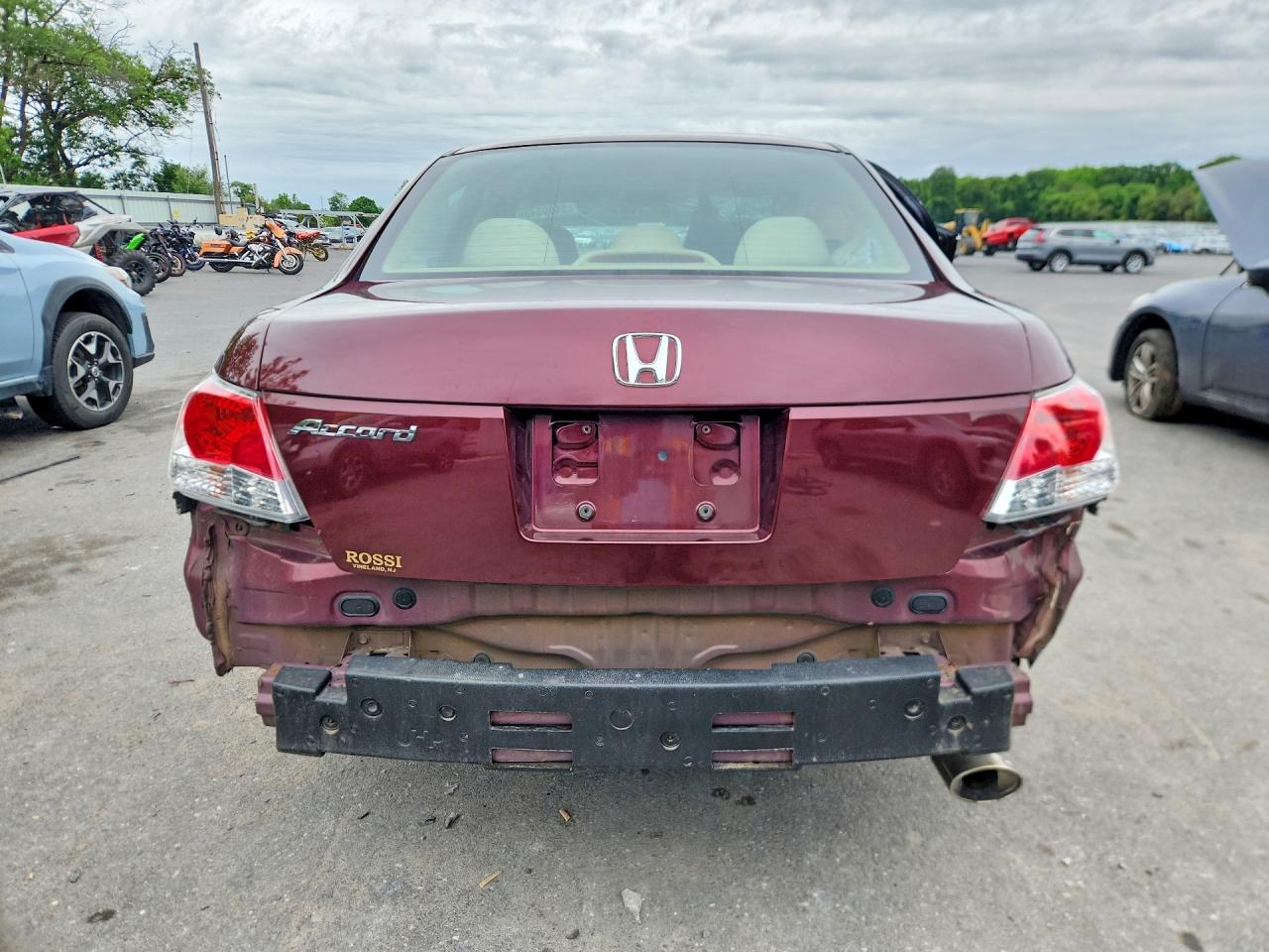 2010 HONDA ACCORD LXP photo 11