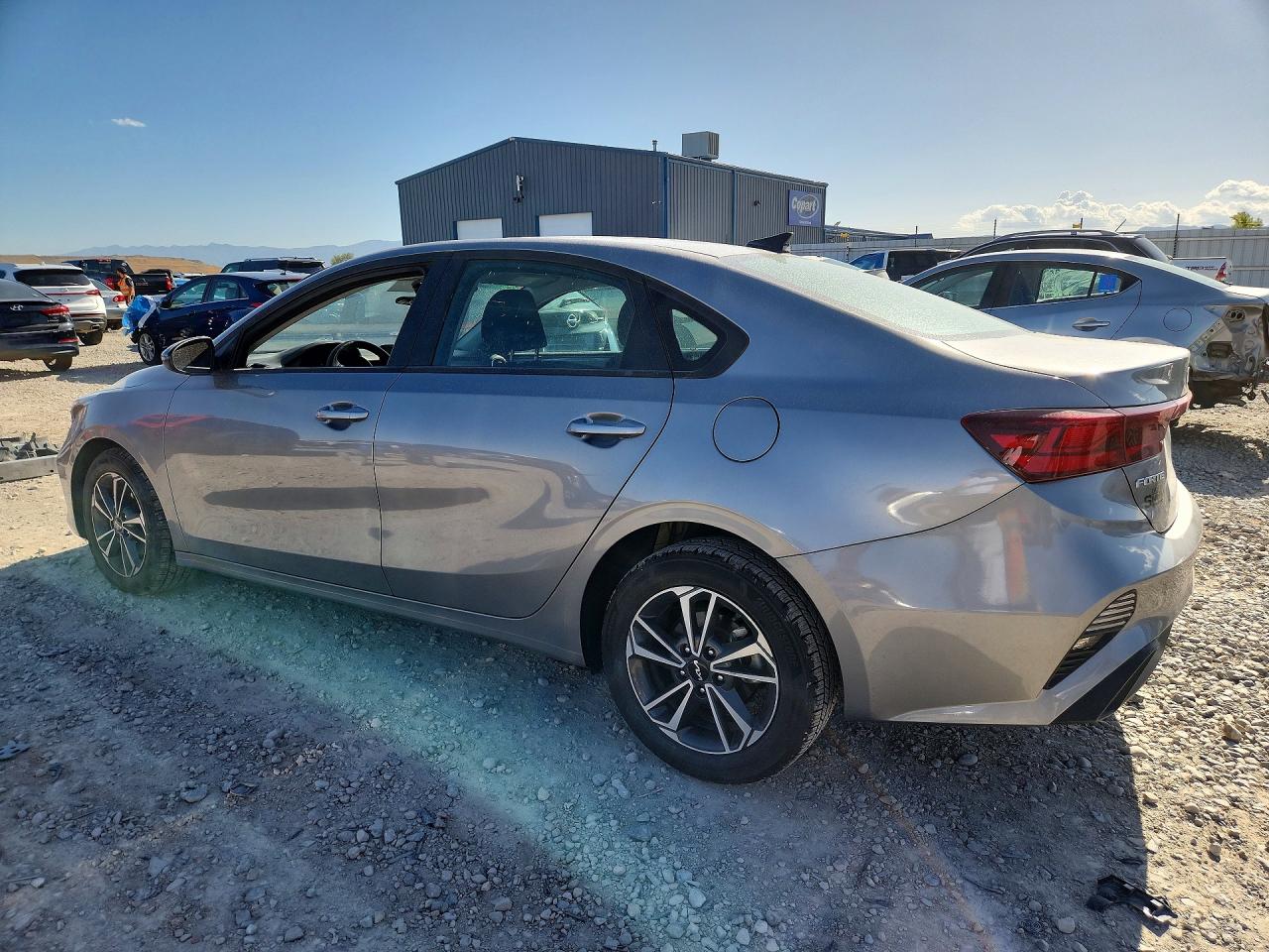 2024 KIA FORTE LXS photo 2