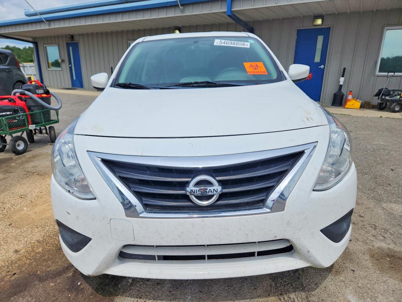 2019 NISSAN VERSA SV photo 13