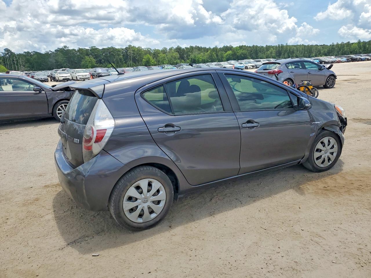 2013 TOYOTA PRIUS C ONE photo 5