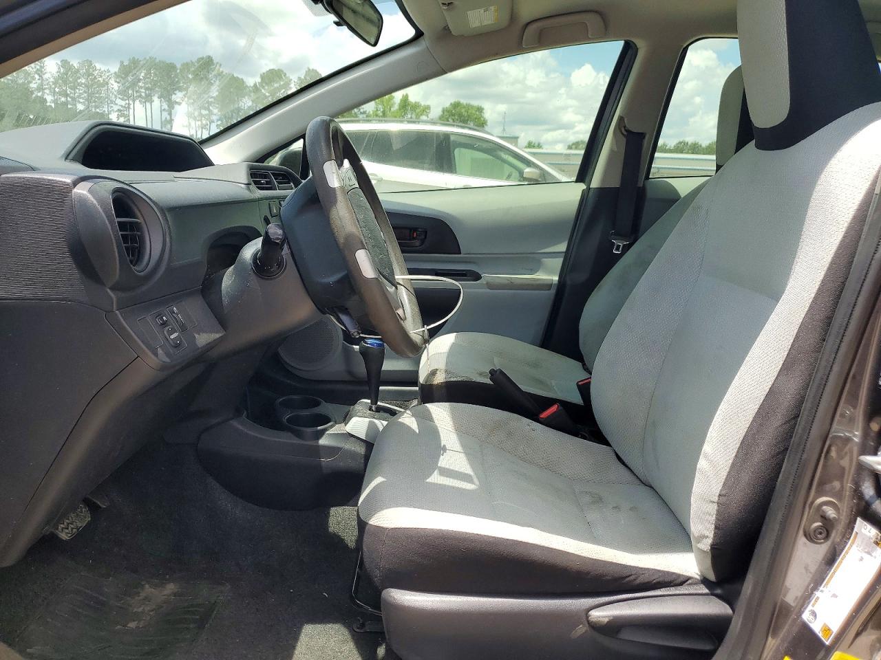 2013 TOYOTA PRIUS C ONE photo 13