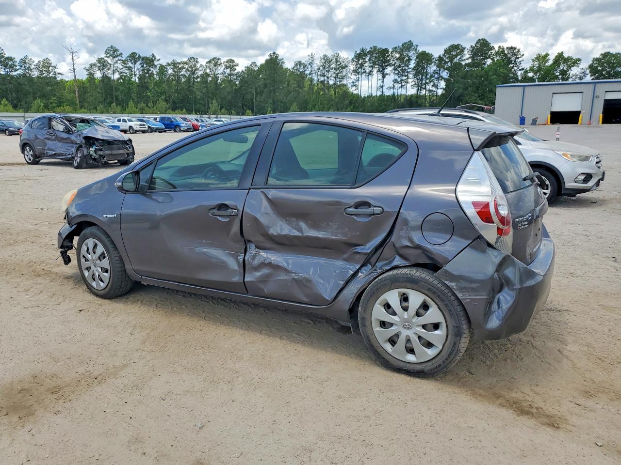 2013 TOYOTA PRIUS C ONE photo 3