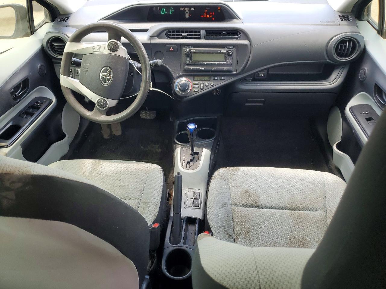 2013 TOYOTA PRIUS C ONE photo 15