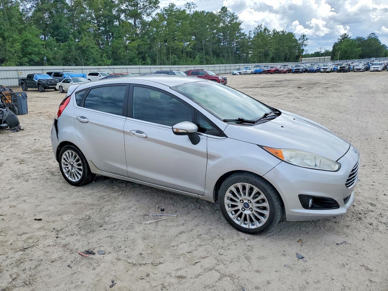 2016 FORD FIESTA TITANIUM photo 10