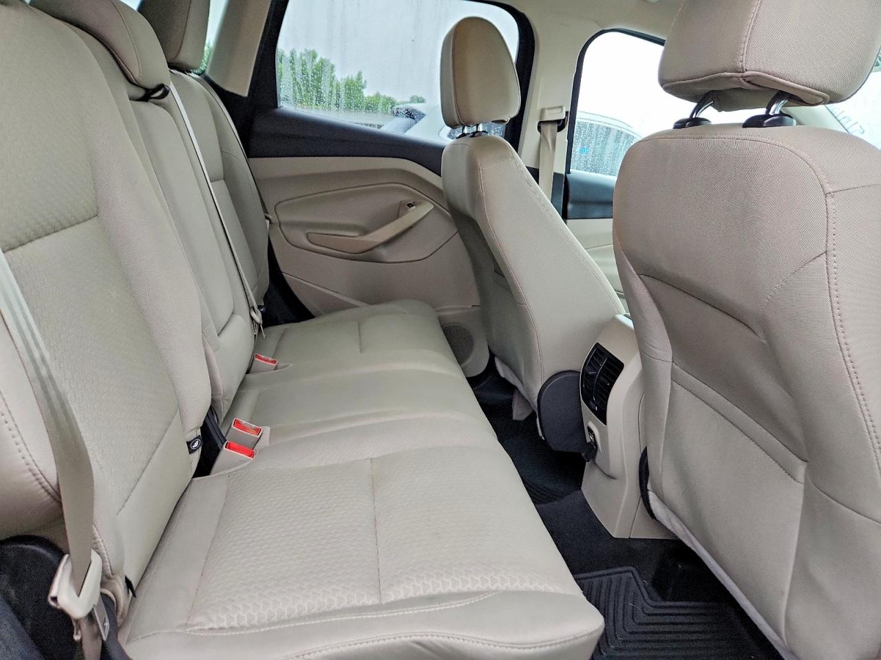 2017 FORD ESCAPE SE photo 11