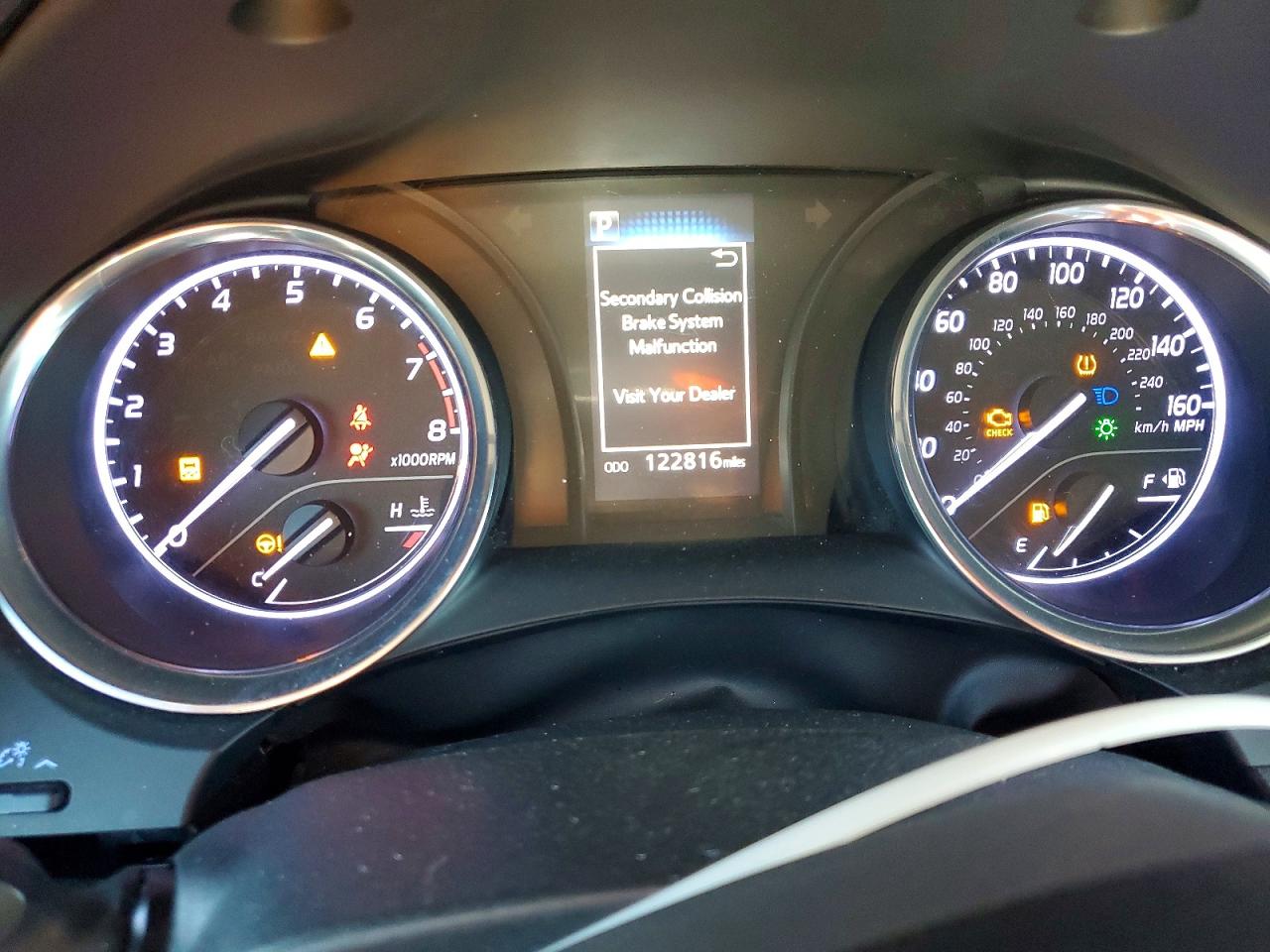 2019 TOYOTA CAMRY LE photo 9