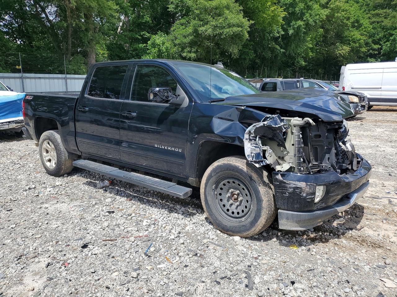 2017 CHEVROLET SILVERADO K1500 LT photo 4