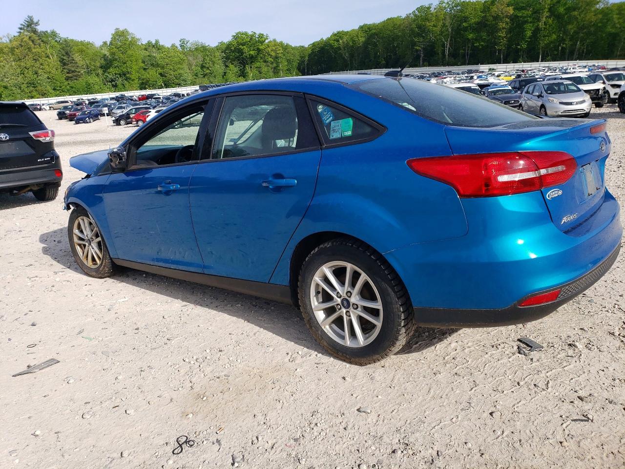 2017 FORD FOCUS SE photo 4