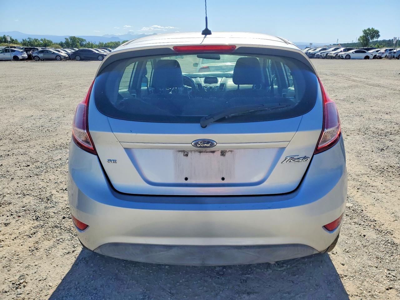 2015 FORD FIESTA SE photo 16