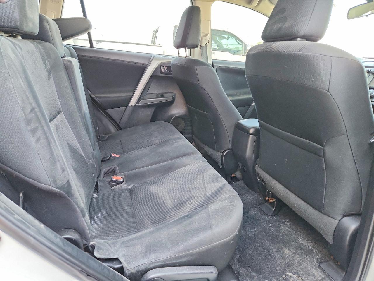 2017 TOYOTA RAV4 LE photo 19