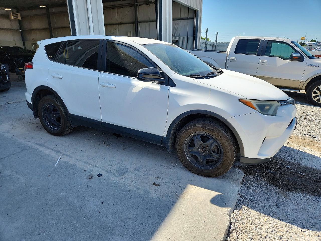 2017 TOYOTA RAV4 LE photo 7