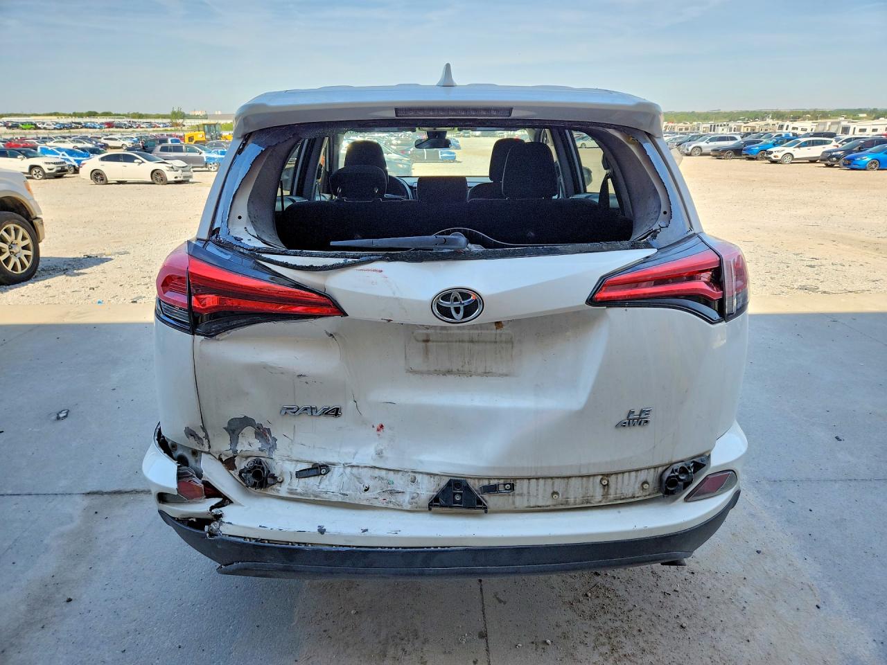 2017 TOYOTA RAV4 LE photo 11