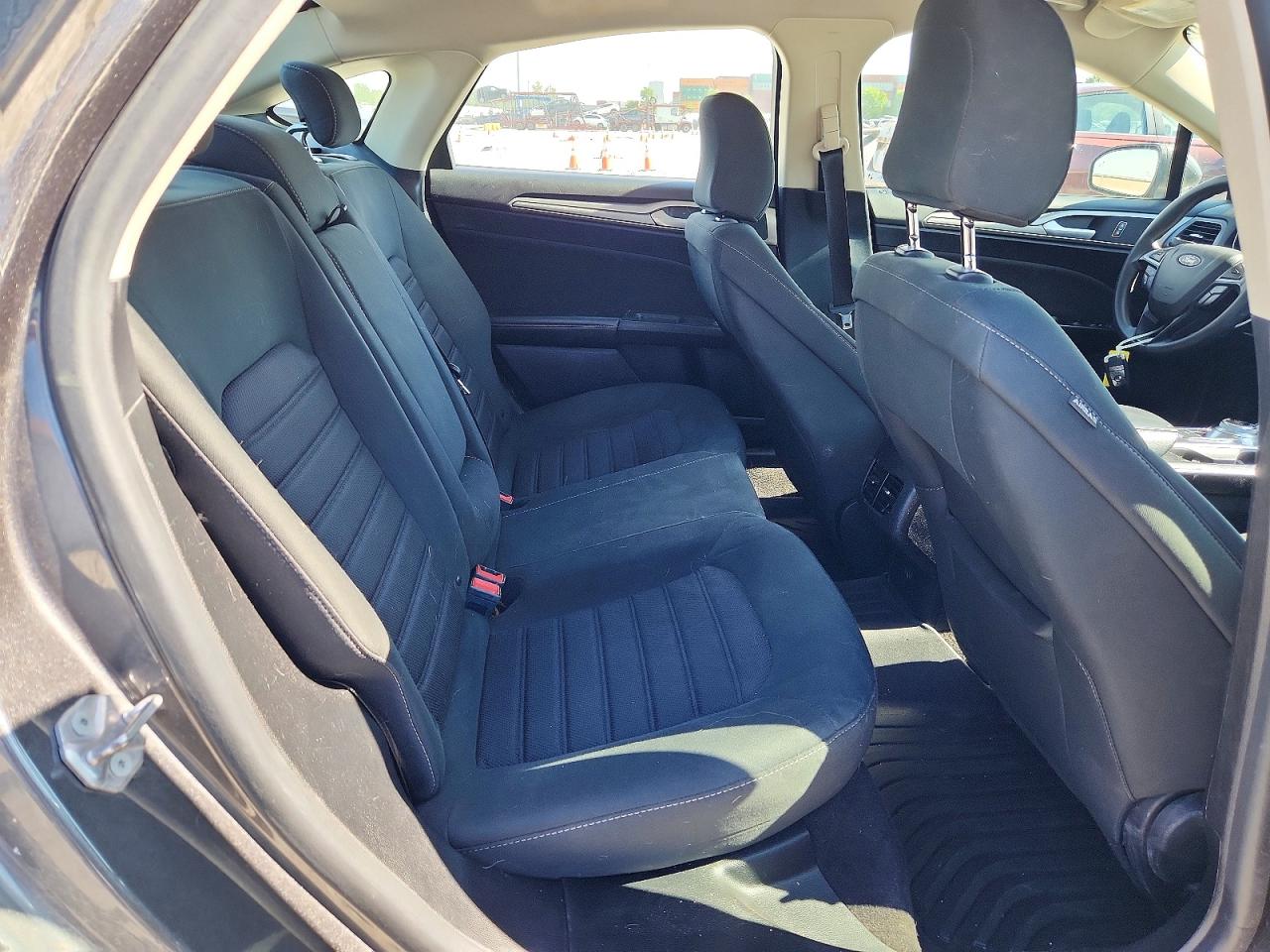 2020 FORD FUSION SE photo 19