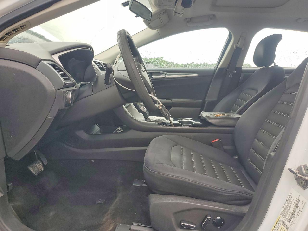 2013 FORD FUSION SE photo 19