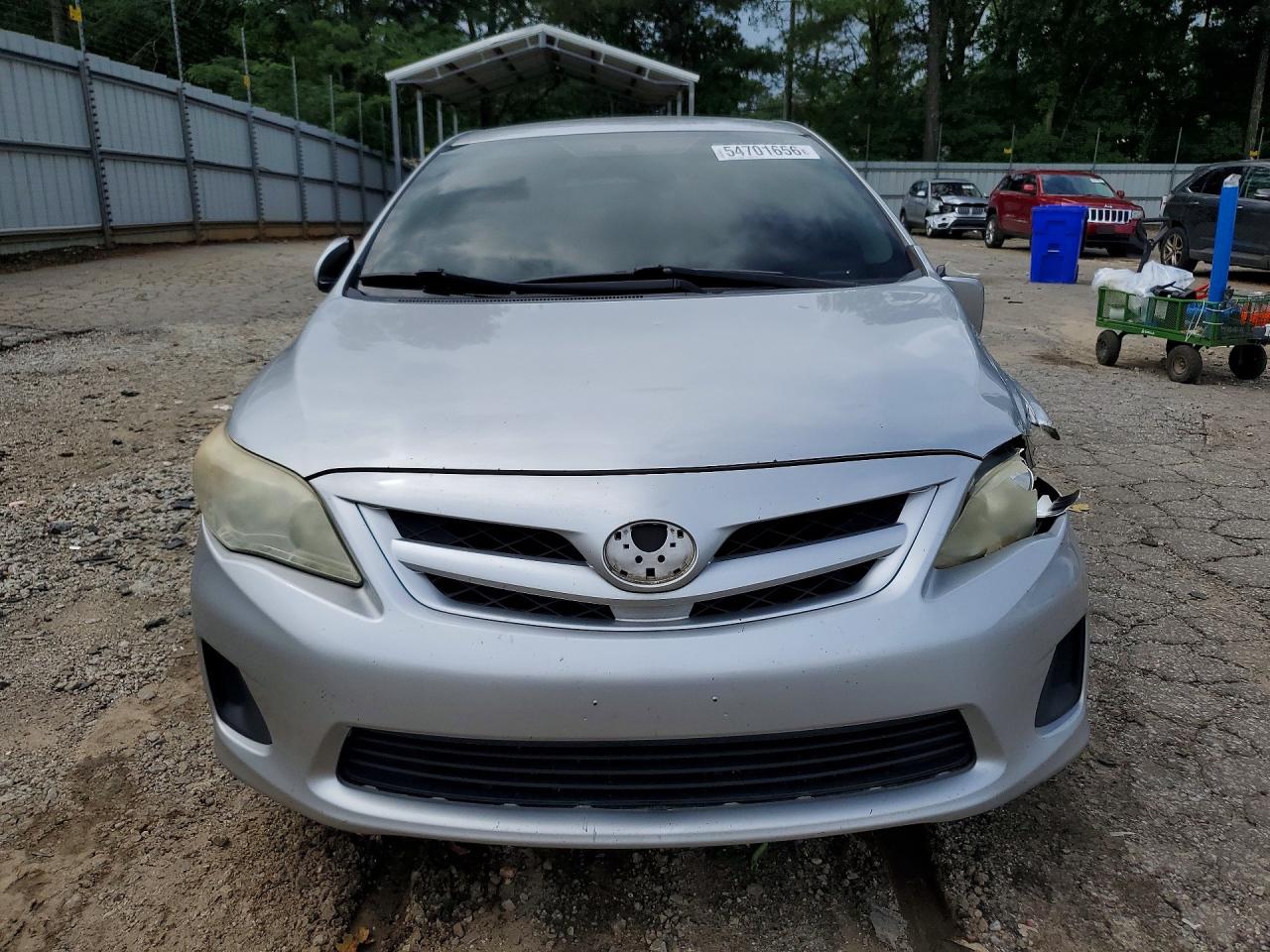 2011 TOYOTA COROLLA LE photo 13