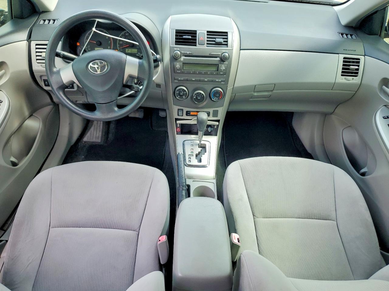 2011 TOYOTA COROLLA LE photo 22