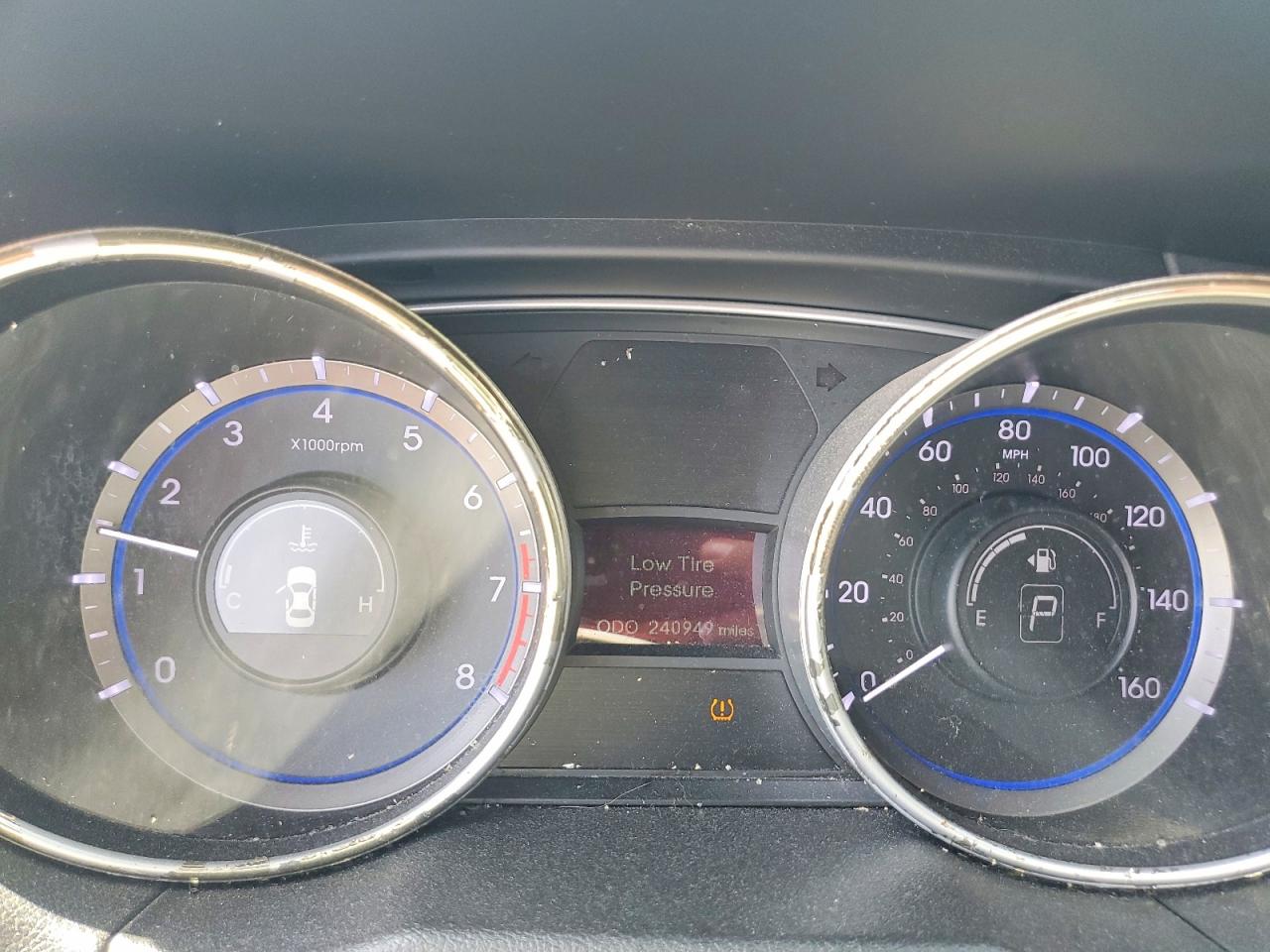 2011 HYUNDAI SONATA SE photo 17