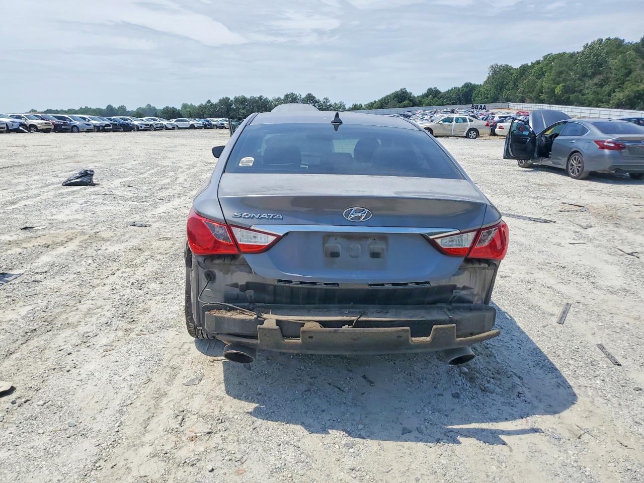 2011 HYUNDAI SONATA SE photo 11