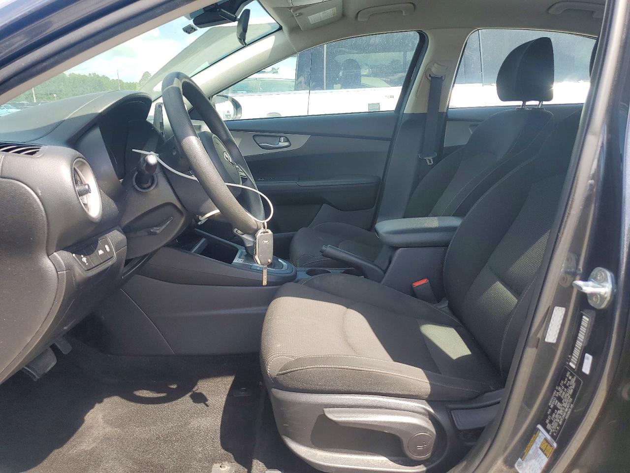 2021 KIA FORTE FE photo 19
