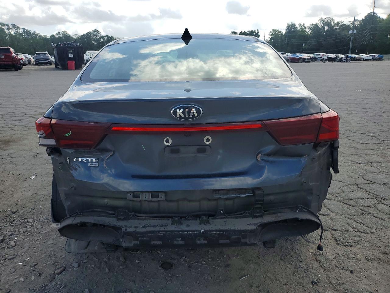 2021 KIA FORTE FE photo 16