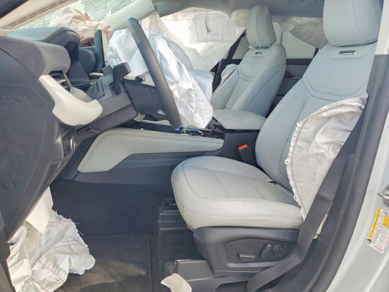 2025 FORD EXPLORER PLATINUM photo 13
