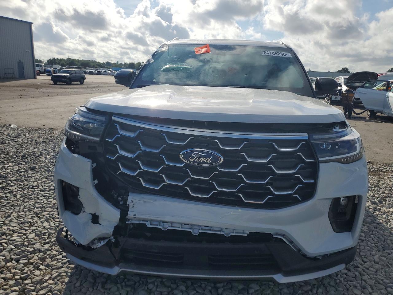 2025 FORD EXPLORER PLATINUM photo 9